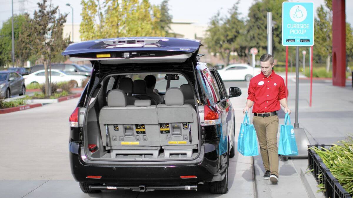 What Is Curbside Pickup At Airport