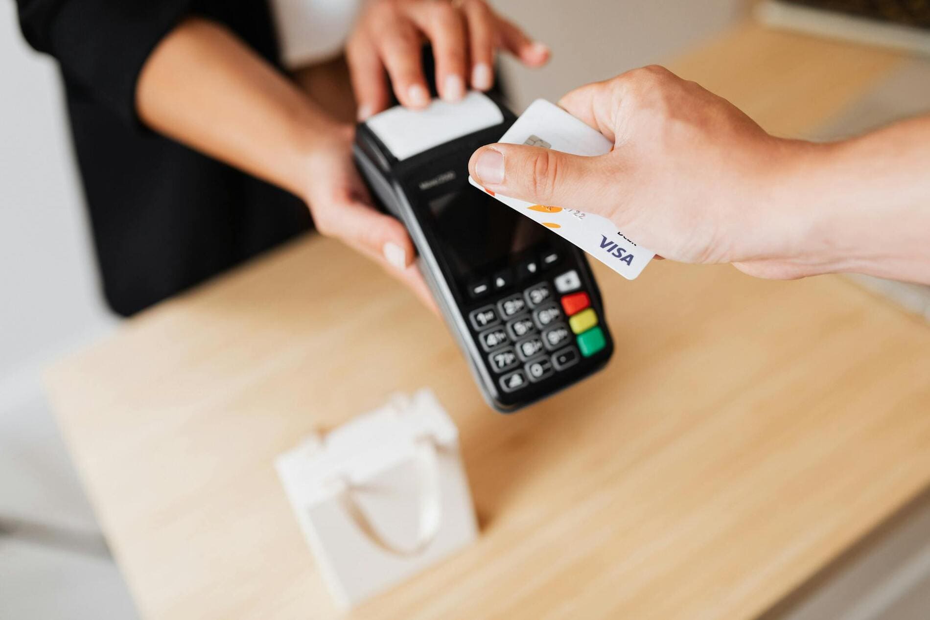 5 best Ingenico POS to sell omnichannel and sync real-time data